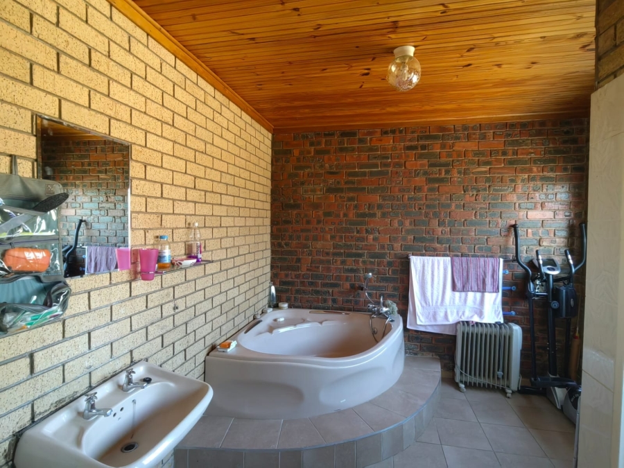 3 Bedroom Property for Sale in Spitskop SH Free State